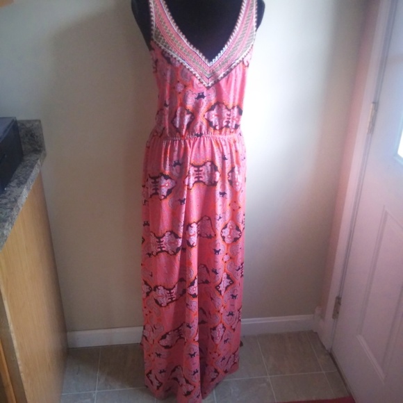 Gianni Bini Dresses & Skirts - 🌸2/$20 🌸 Gianni Bini Moraccan Halter Dress